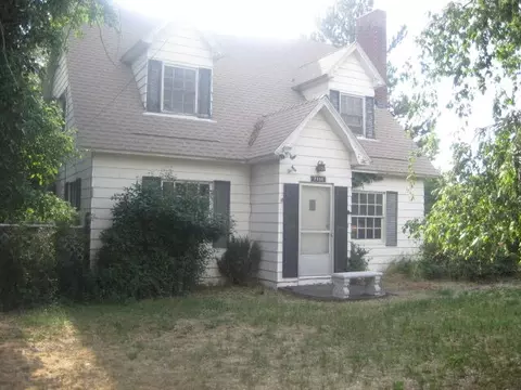 2956 Summers Ln, Klamath Falls, OR 97603