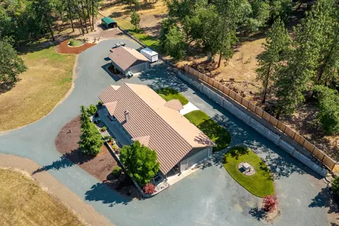 103 Shadow Hills Dr, Grants Pass, OR 97526