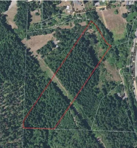 140 Park Ave, Wolf Creek, OR 97497