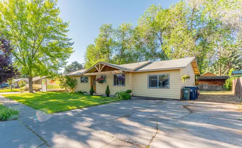1329 NE Watson Dr, Bend, OR 97701 photo 3