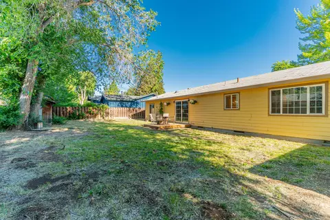 1329 NE Watson Dr, Bend, OR 97701 photo 22