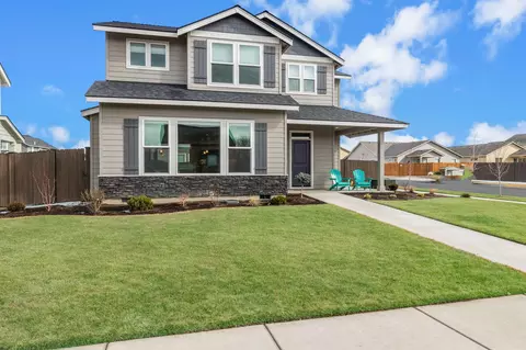 700 NW 27th St, Redmond, OR 97756