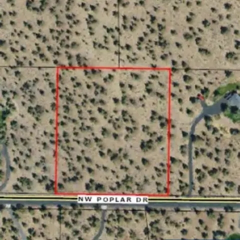6727 NW Poplar Dr, Redmond, OR 97756