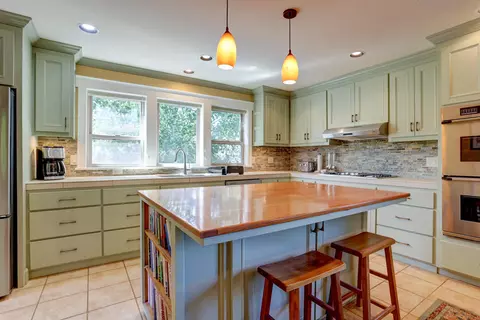 23085 Chisholm Trl, Bend, OR 97702