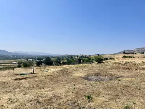 624 S Valley View Rd, Ashland, OR 97520