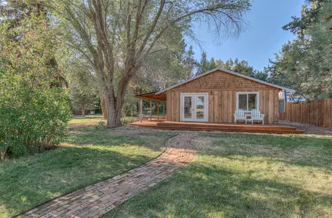 21122 Tumalo Rd, Bend, OR 97703