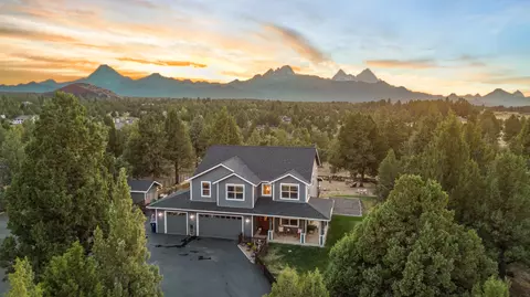 60177 Stirling Dr, Bend, OR 97702