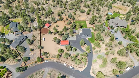 60177 Stirling Dr, Bend, OR 97702 photo 38
