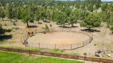 60177 Stirling Dr, Bend, OR 97702 photo 43