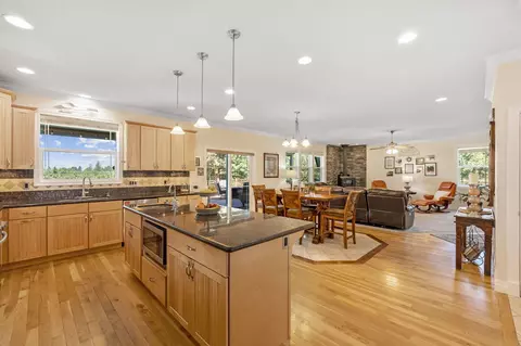 60177 Stirling Dr, Bend, OR 97702 photo 14