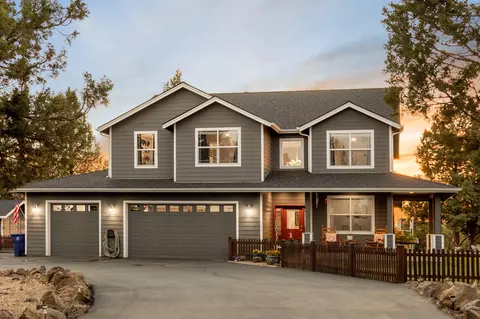 60177 Stirling Dr, Bend, OR 97702 photo 2