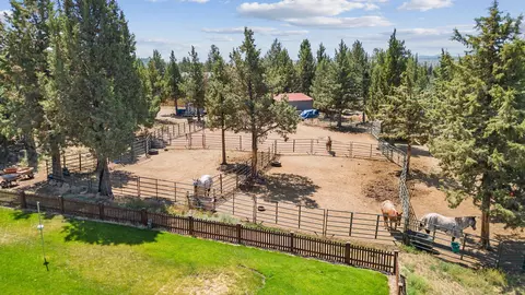 60177 Stirling Dr, Bend, OR 97702 photo 42