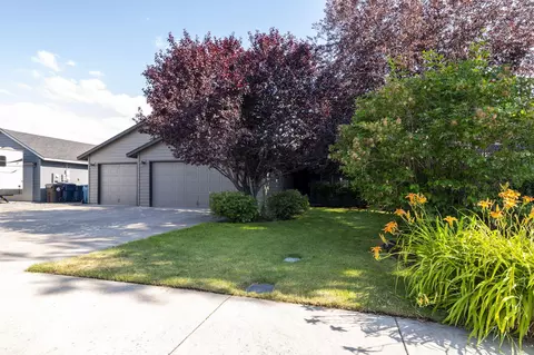 818 NE Negus Pl #0, Redmond, OR 97756