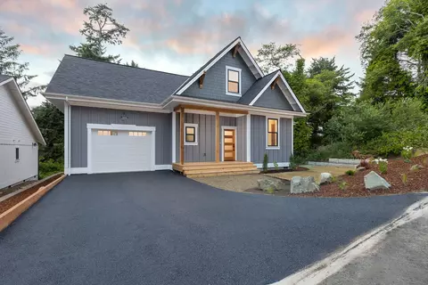 2337 NW Mast Ave, Lincoln City, OR 97367