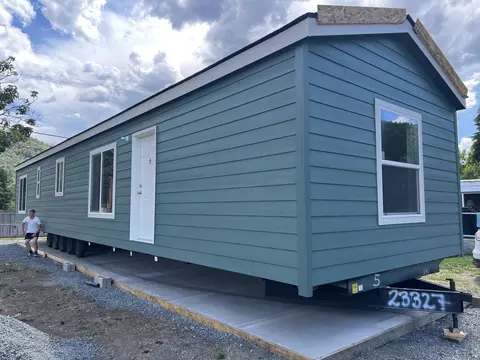 2097 Rogue River Hwy #6, Rogue River, OR 97537
