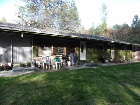 16880 Ford Rd, Rogue River, OR 97537