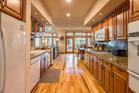 57054 Peppermill Cir #28-D, Sunriver, OR 97707 photo 9