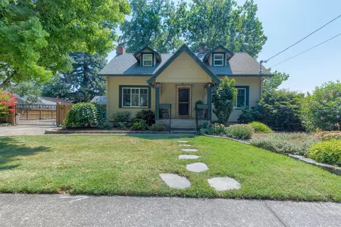 289 E Park St, Grants Pass, OR 97527