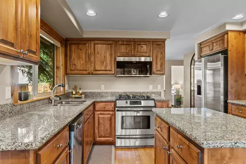61165 Ridgewater Loop, Bend, OR 97702 photo 12