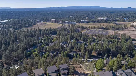 1769 SW Troon Ave, Bend, OR 97702 photo 2