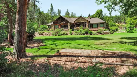 3446 Rogue River Dr, Eagle Point, OR 97524 photo 4