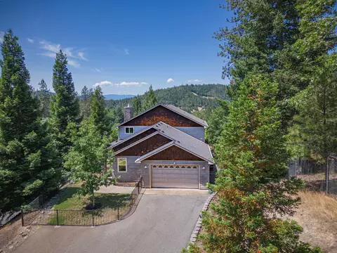 1222 SE Allenwood Dr, Grants Pass, OR 97527