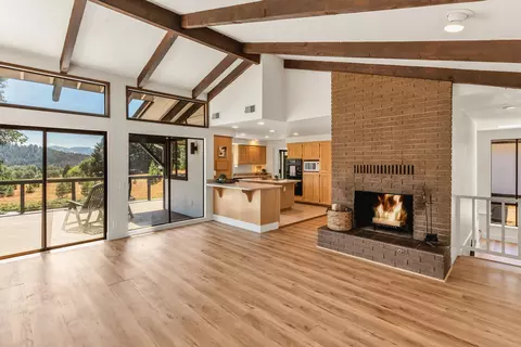 2900 Deer Creek Rd, Selma, OR 97538