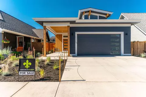 20464 Aberdeen Dr, Bend, OR 97702