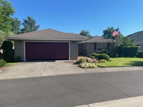 3190 Chandler Egan Dr, Medford, OR 97504