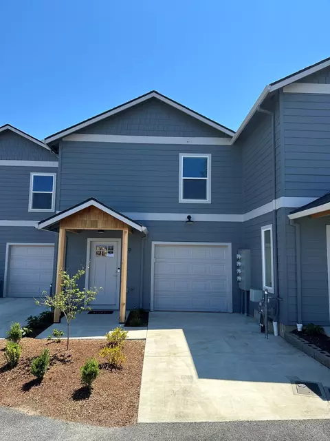 269 Dano Dr, Phoenix, OR 97535