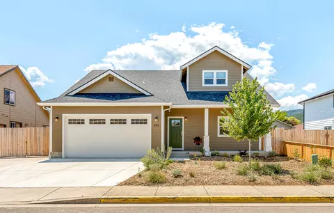 262 Samuel Lane Loop Rd, Phoenix, OR 97535