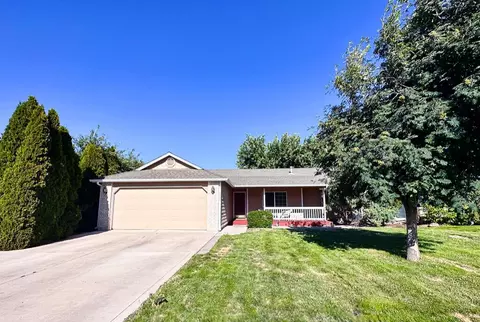 1932 SW 35th Pl, Redmond, OR 97756