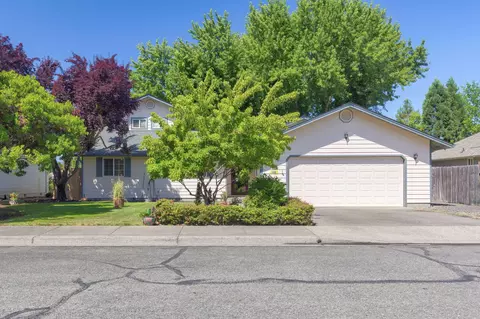 1116 SW Kokanee Ln, Grants Pass, OR 97527