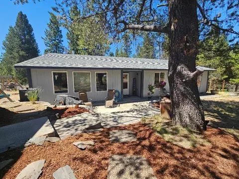 55475 Gross Dr, Bend, OR 97707