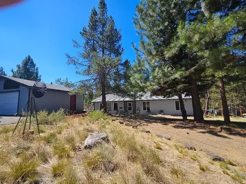 55475 Gross Dr, Bend, OR 97707 photo 2