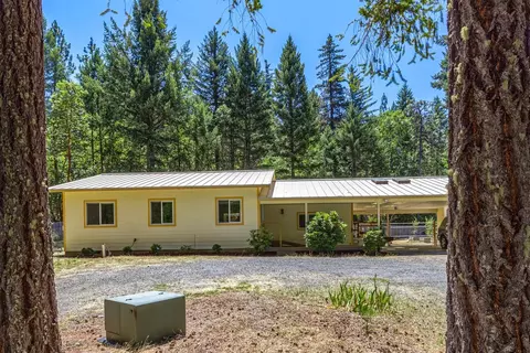 480 Leavitt Ln, Grants Pass, OR 97527