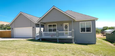 5982 Springcrest Way, Klamath Falls, OR 97603