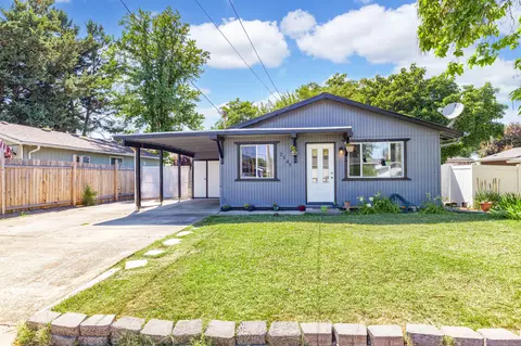 2545 Connell Ave, Medford, OR 97501