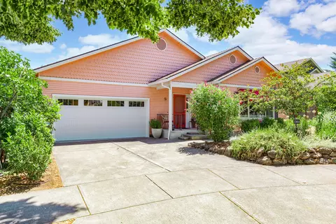 1364 Mill Pond Rd, Ashland, OR 97520