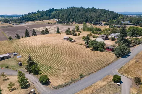 1908 Farmer Rd SE, Jefferson, OR 97352