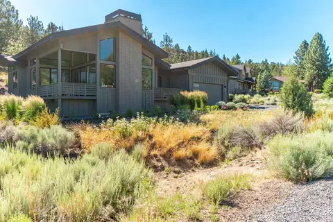 2265 NW Putnam Rd, Bend, OR 97703 photo 2