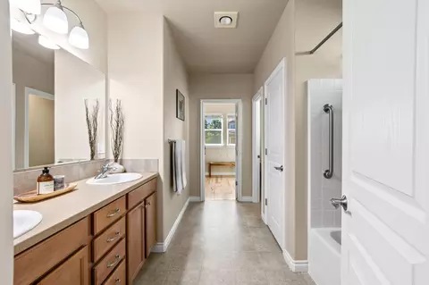 60951 Garrison Dr, Bend, OR 97702 photo 9