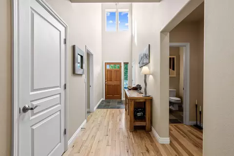60951 Garrison Dr, Bend, OR 97702 photo 3