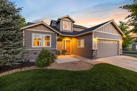 60951 Garrison Dr, Bend, OR 97702