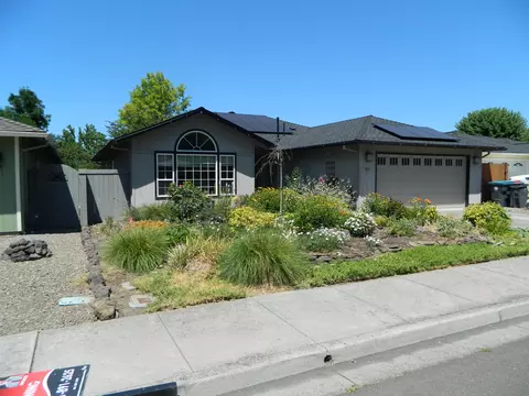 3011 Edgewood Dr, Medford, OR 97504