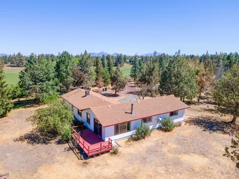 5250 SW Metolius Ave, Redmond, OR 97756