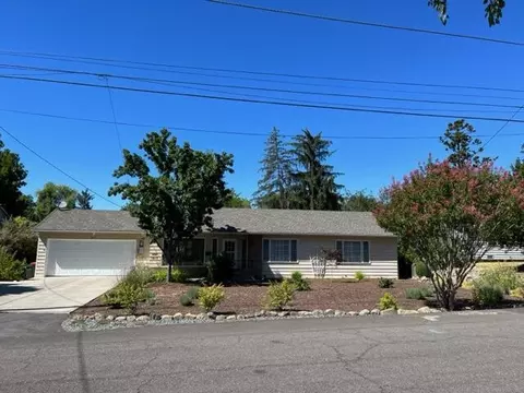 1617 Lenora Dr, Medford, OR 97504