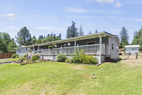 2180 Demaray Dr, Grants Pass, OR 97527