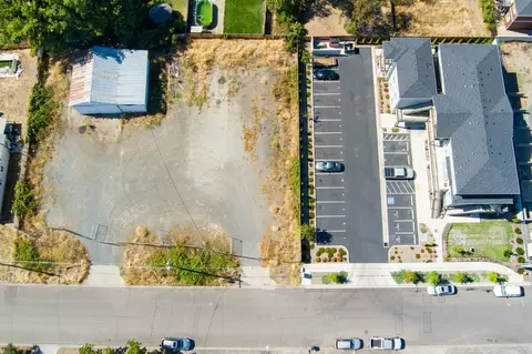 1300 Beekman Ave, Medford, OR 97501