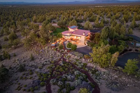 23555 Rickard Rd, Bend, OR 97702